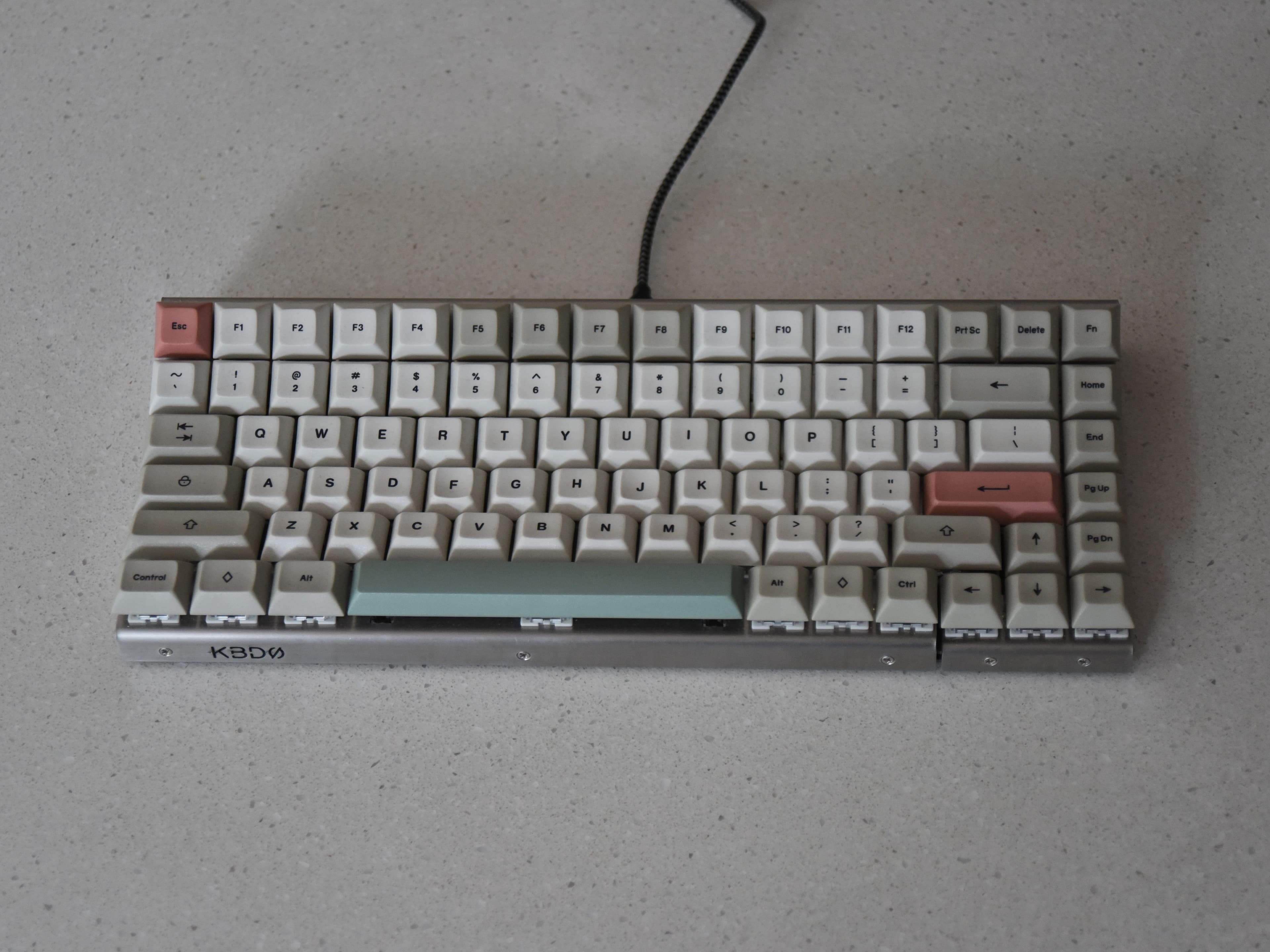 Curve0 with all keycaps installed